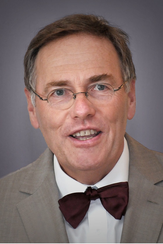 Prof. Dr. Reinhold Schlothauer